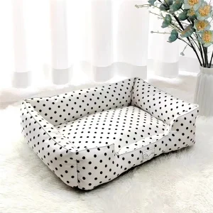 Panier pour petit chien a pois